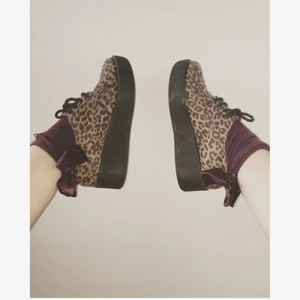  - Leo plåtskor från top shop i London 