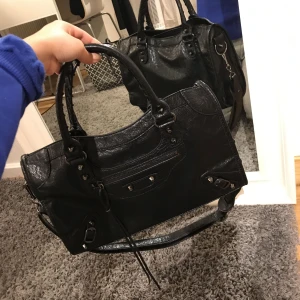  - Sälja min väska, aldrig använd, toppen skick!