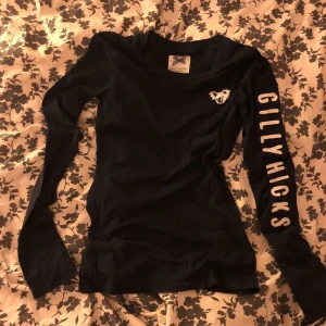  - Gilly hicks tröja (syster märke till abercombie & fitch, hollister), säljs pga för liten. 
