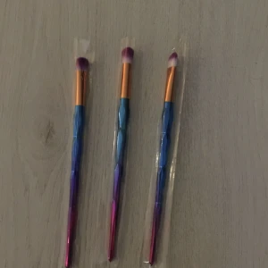  - Fina sminkborstar. Aldrig använda