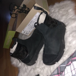  - Used it twice , bought it for 1799kr will sale it for 1000 because i dont wear it , icebug perfect for winter 