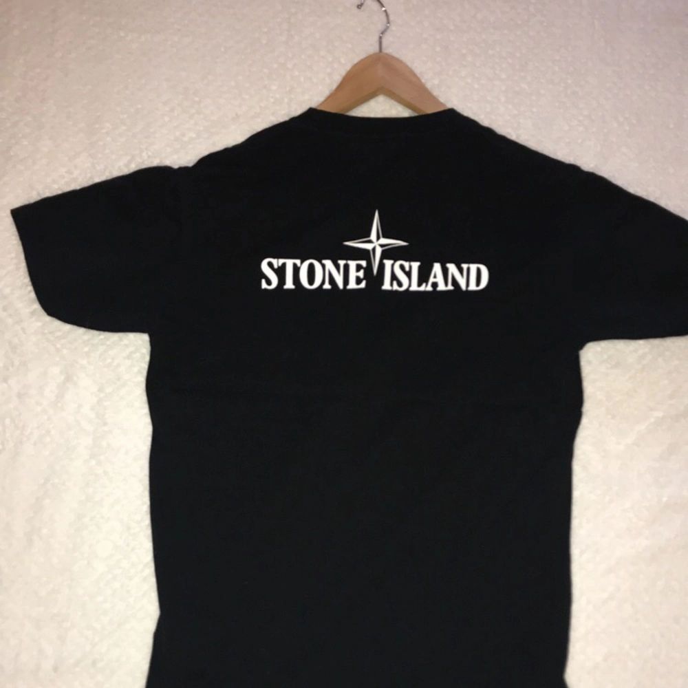 Stone island tröja använt en gång. T-shirts.