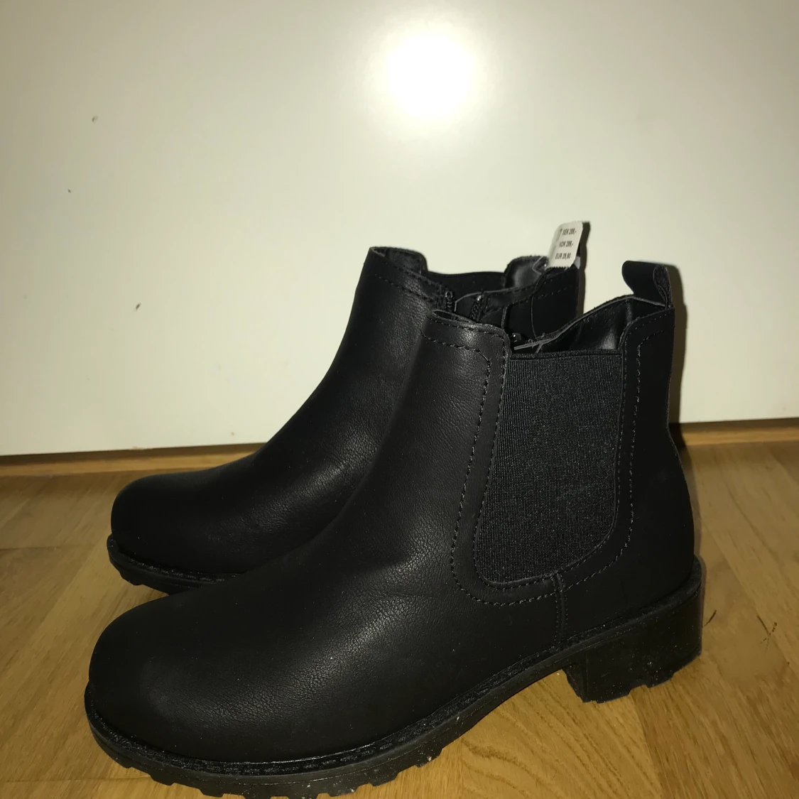 Höstskor / vinterskor storlek 37 helt oanvända. Säljer eftersom att de inte passade mig i storleken