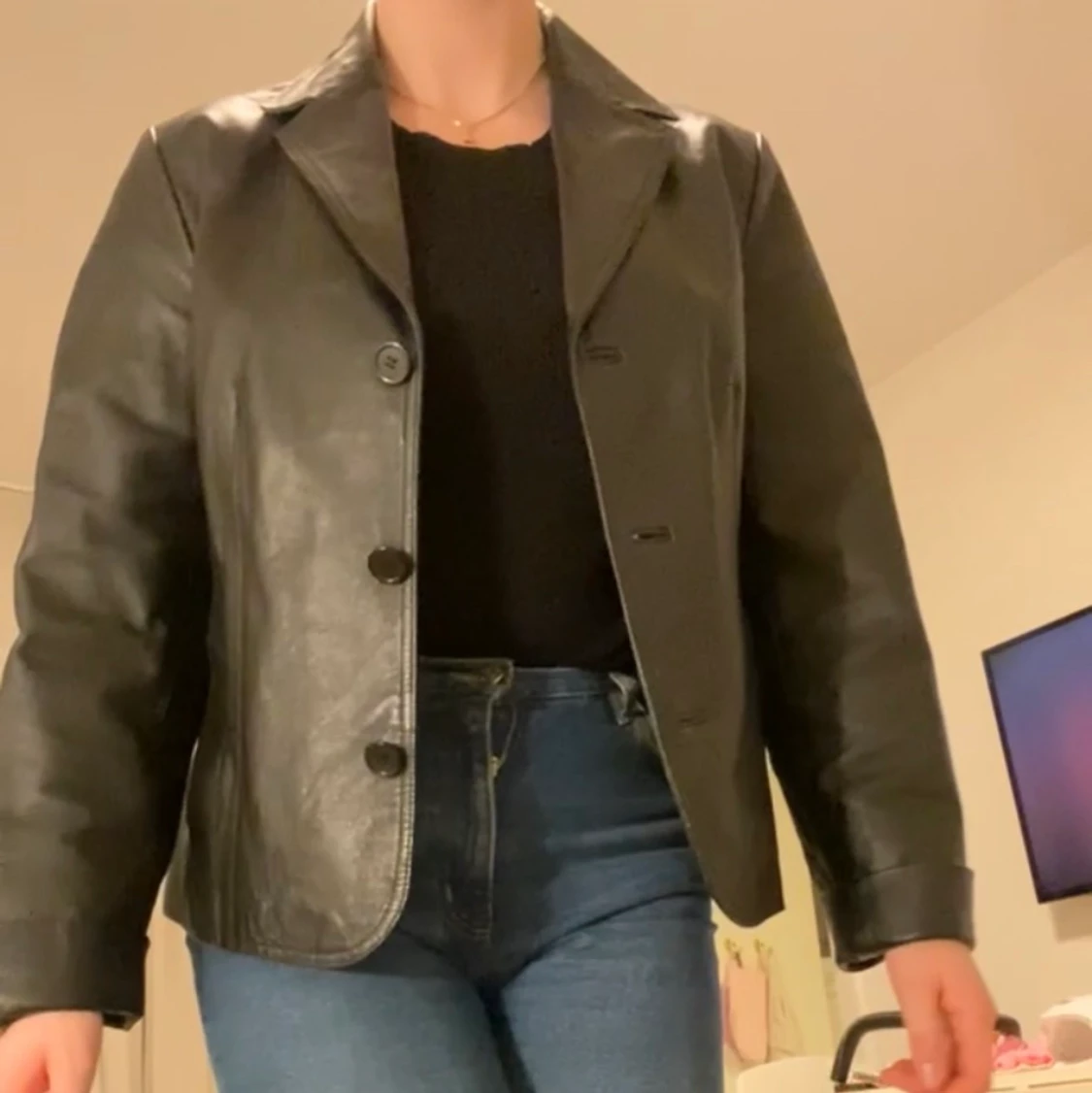 KAVAJ I LÄDERIMITATION