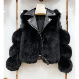 Äkta päls jacka  - Äktapäls jacka med sheepskin leather , oanvänt , passar för båda S och M 