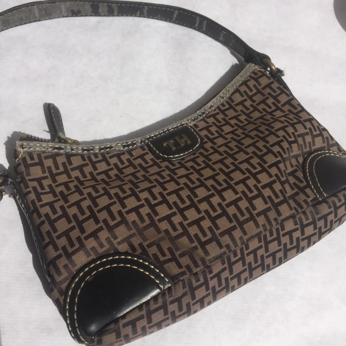 Tommy Hilfiger axelväska