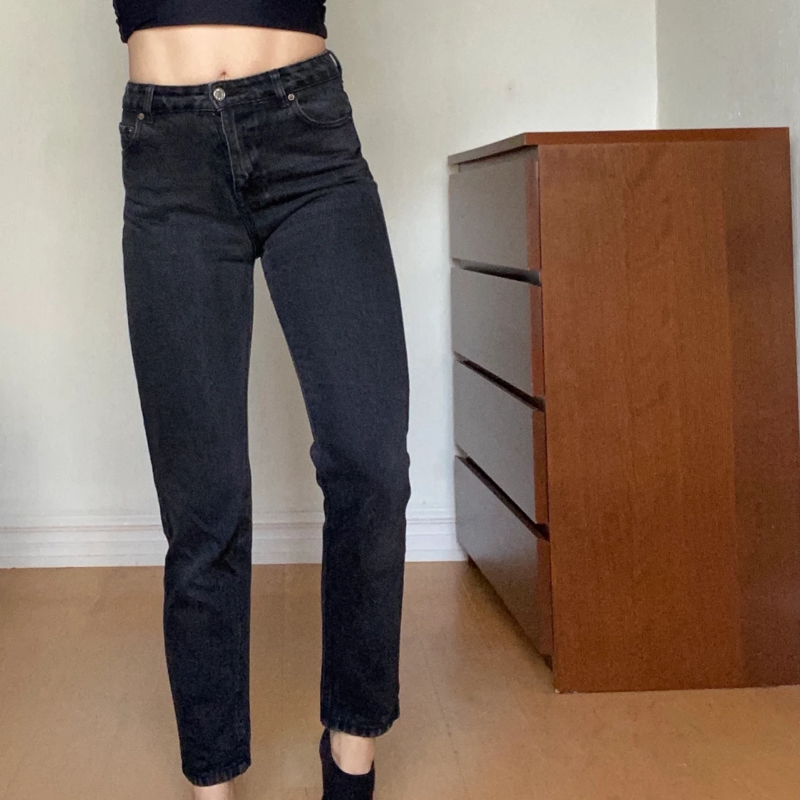 Svarta mom jeans monki