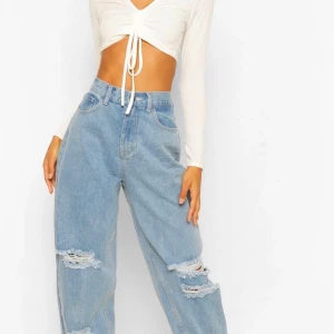 Boyfriend jeans - Jeans från boohoo i boyfriend modell, storlek 44. Helt nya med lappar. Frakt: 63 kr