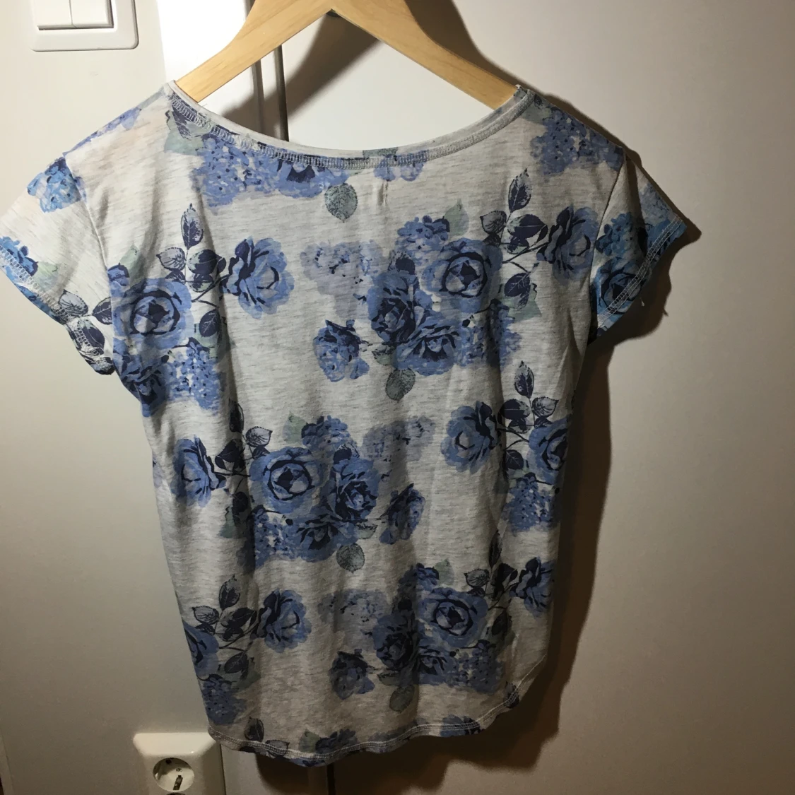 H&M flower t-shirt size 146/152