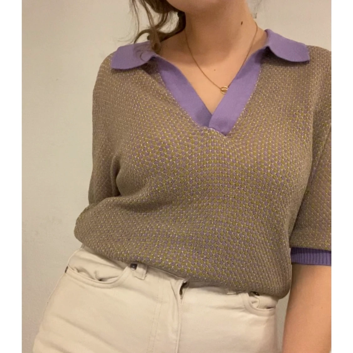 Söt lila och beige blus - 90