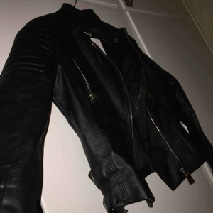  - Helt ny chiquelle jacka aldrig använd  Säljs pga fel storlek 
