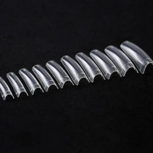  - 2 paket med genomskinliga tippar. ▪️Tipparna på bild 2: 20 kr (tipparna ligger lite blandat så vet inte hur många som finns kvar, därav priset) ▪️Tipparna på bild 3: SÅLDA  (100 stl 🌟