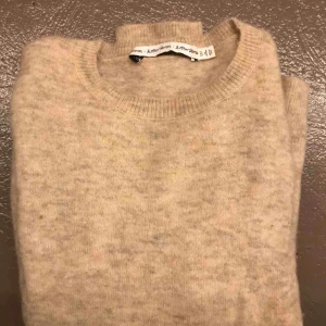  - Tröja från &other stories. I ull/mohair. 