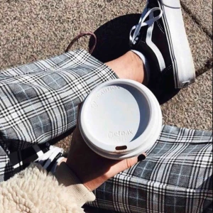  - Rutiga byxor Köpt på Gina inga defekter knappt använda. Om byxorna behövs fraktas står köparen för det :)