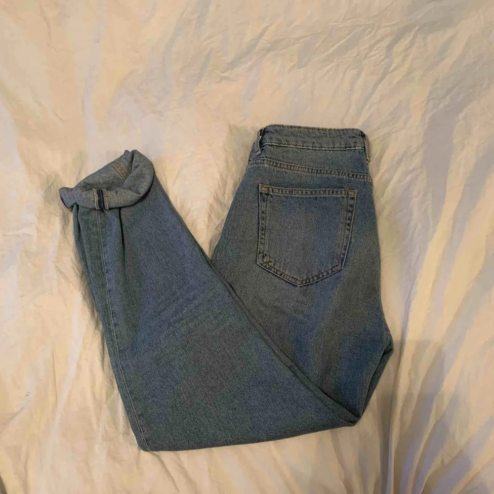 Jättefina girlfriend jeans från bikbok. Jeans & Byxor.