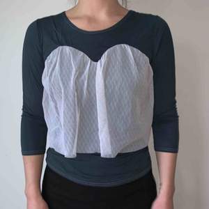 Diana Orving tröja med spätts vid brösten