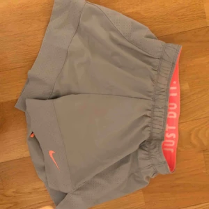  - Pösiga tränings shorts från Nike.