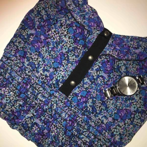  - En jättesöt blus/linne från forever 21! Använd ett fåtal gånger. Köparen betalar för frakten, men kan även mötas upp i Kalmar 💫✨