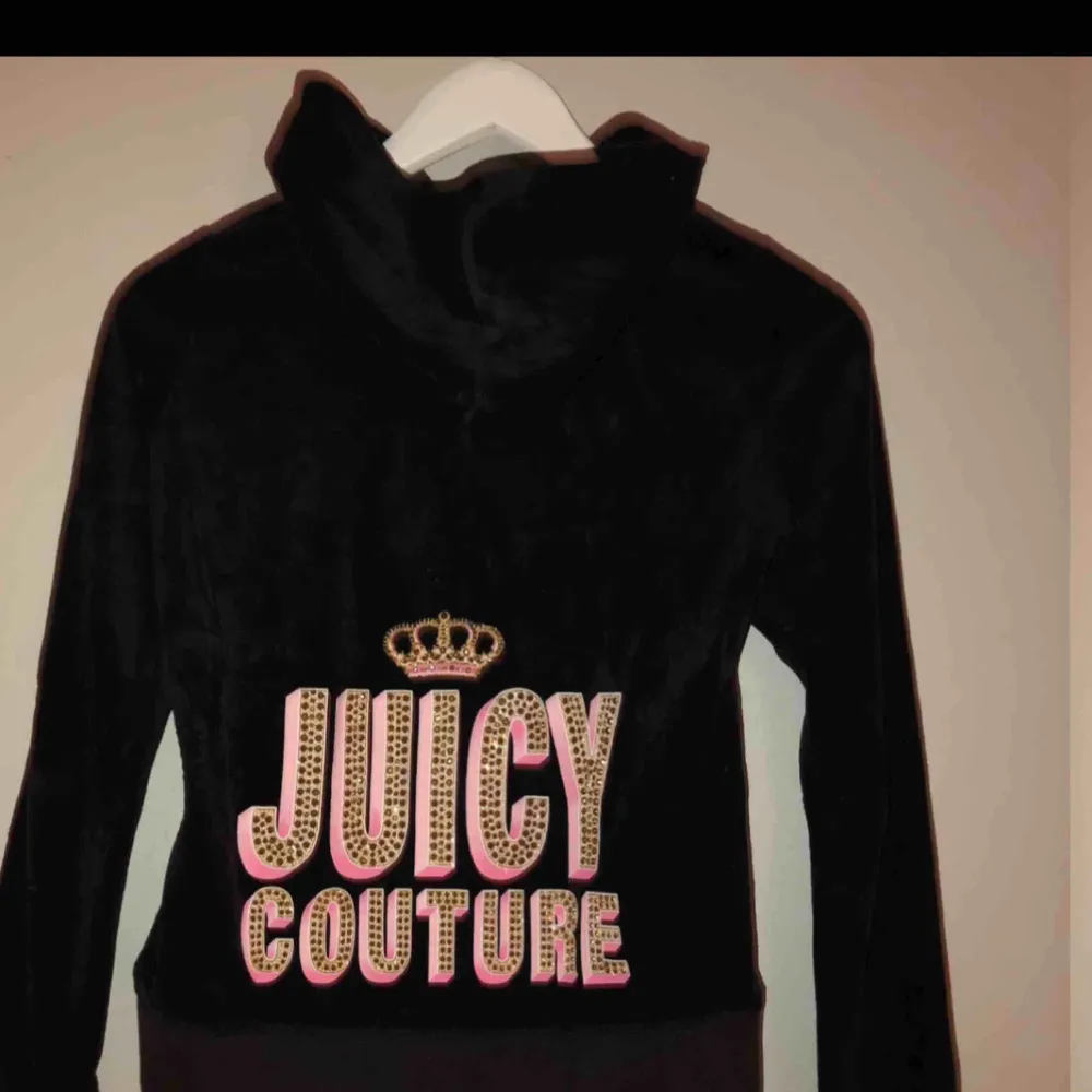 Super fin juicy couture🌸🌼🌟💫. Hoodies.