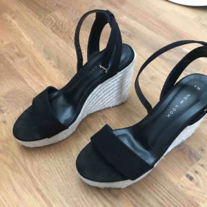  - Summer shoes, worn 2 times