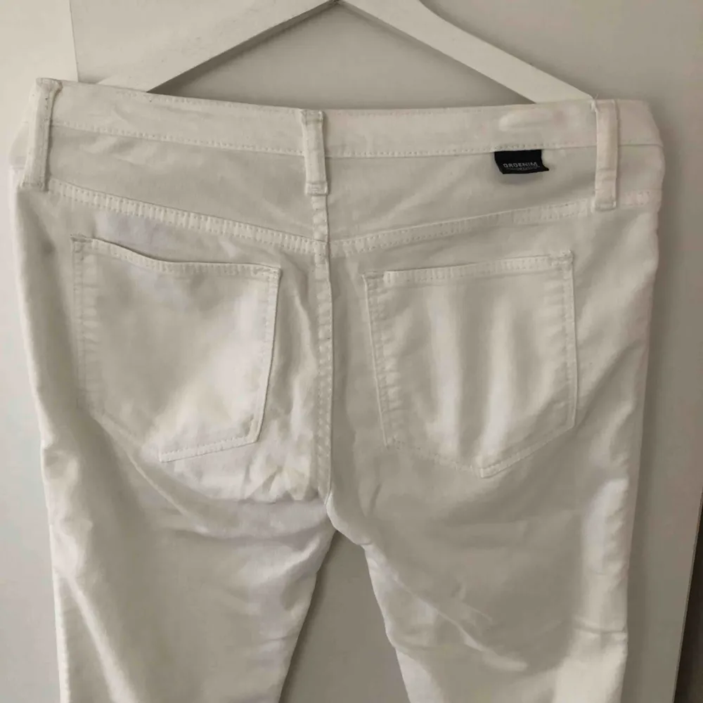 DR DEMIN vita jeans i storlek M. Frakt tillkommer. . Jeans & Byxor.