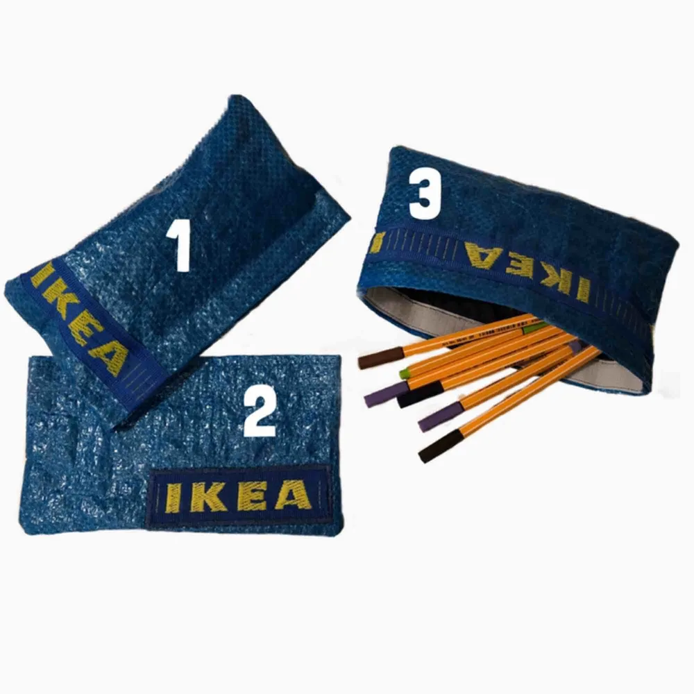 Hemmasydda pennfack/necessärer av IKEAs påsar. | INFO: Varje pennfack har mörkblå fodring och kardborreband som försluter. Säljes styckvis! | MÅTT: 20 x 11 cm | FRAKT: Ingår i priset;) | Priset går såklart att diskuteras. Ha en trevlig dag! :). Övrigt.