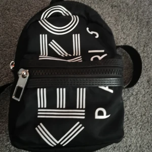  - Äkta känso rysäk spidig lite oanvänd som ny köpt för 4000 kan fraktas är stämplad find i Linköpings 