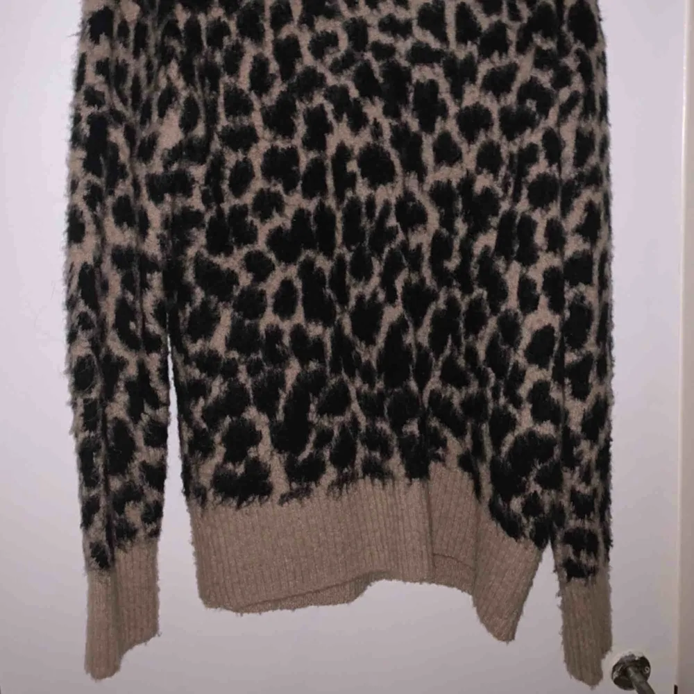 Köpt för 1000kr Jättemysig Leopard tröja. Tröjor & Koftor.