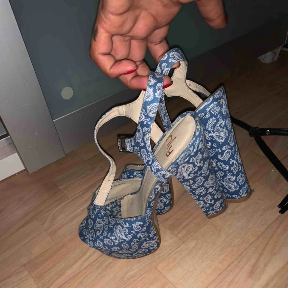 Fina sandaletter från Nelly, anv | Plick Second Hand