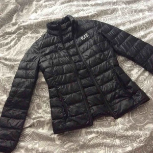  - Emporio Armani ea7 jacka, storlek XS, knappt använd 