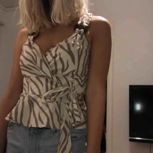 - Jätte fin topp ifrån asos som är helt slutsåld! Den är aldrig använd, lappen är kvar. 