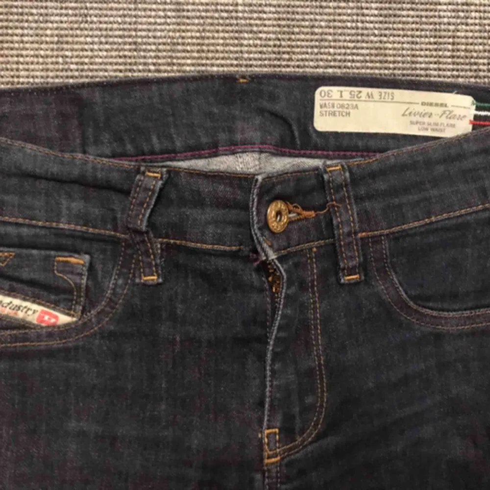 Diesel flare jeans storlek W25/L30 . Jeans & Byxor.
