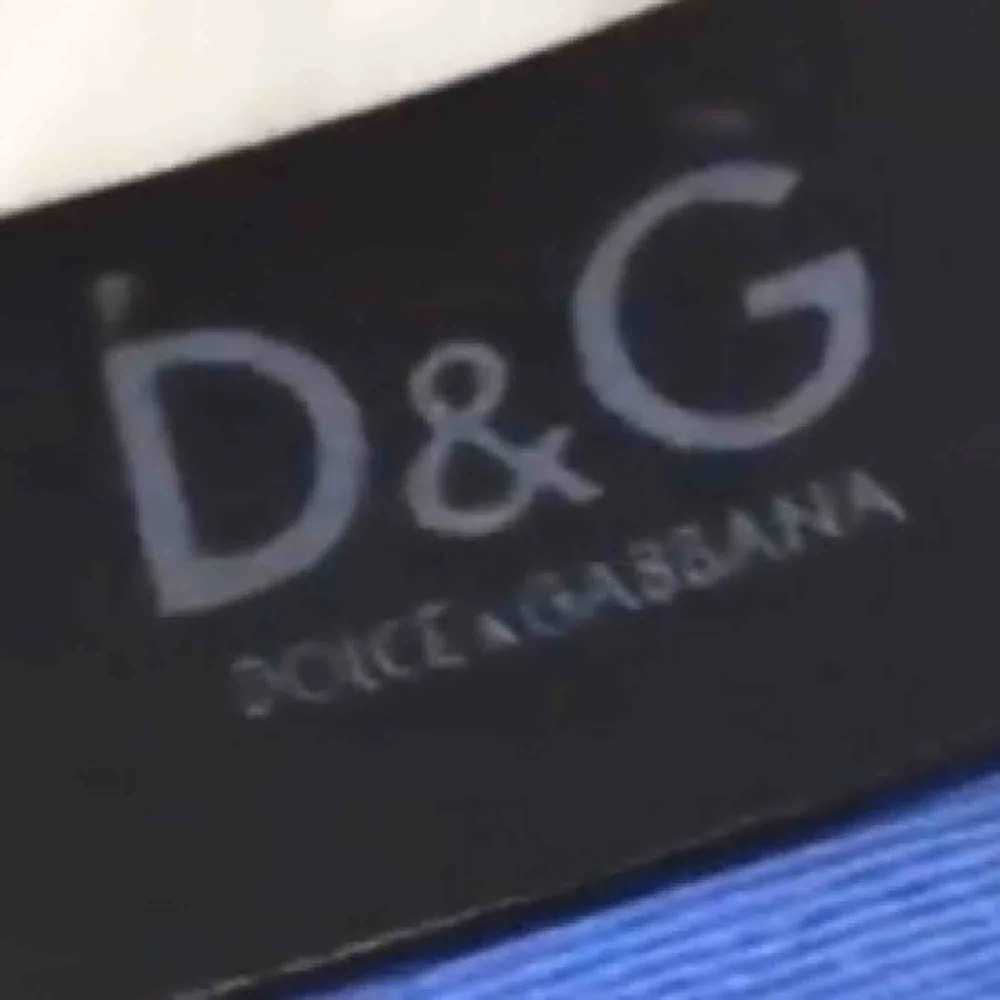 Ett äkta dolce and gabbana bälte köpt från en vintage designer butik i östermalmstorg . Accessoarer.