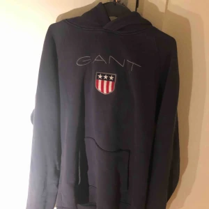  - Plagget är inte trasigt slitet någon stans, pris kan möjligtvis prutas ner