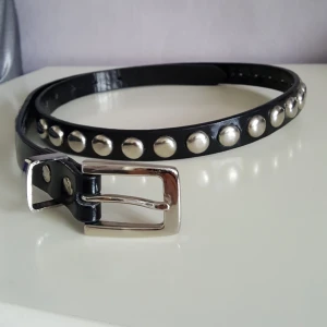  - Nitbälte i fint skick. Fraktkostnad blir 56kr.