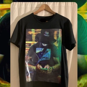 Maes T-shirt  - Frakt: 50kr men kan mötas upp i Helsingborg 