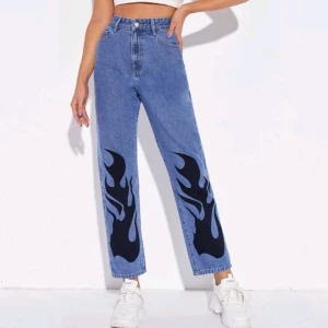 Jeans💫 - Braskick ,använd bara 2-3 gånger 💓, köpte den för 599