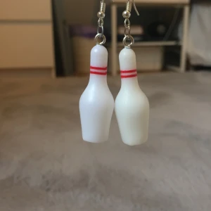 Örhängen - Örhängen bowling. Frakt 12kr