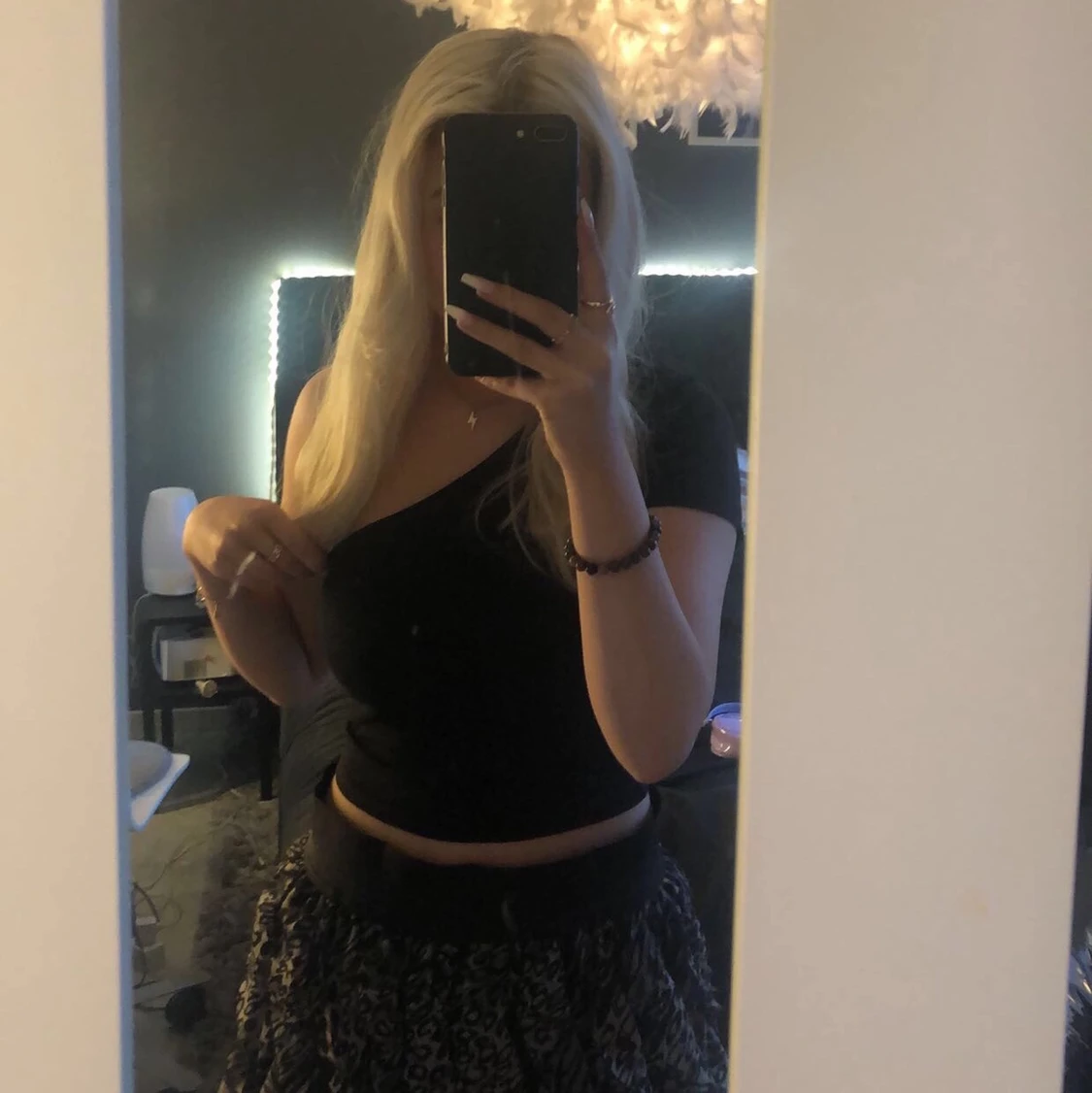 Trendig topp med en arm🖤 - 91