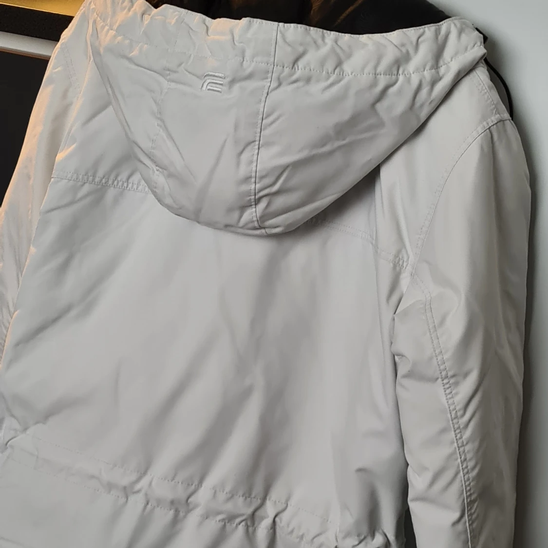 Vit vinterjacka  - 90