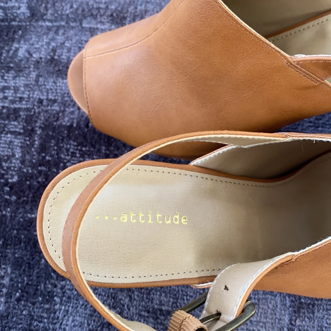 Oanvända klackskor  - 91