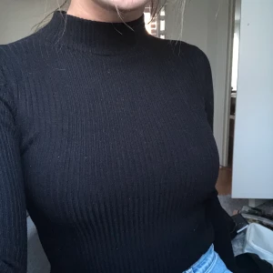 Polotröja - Polotröja som tyvärr är för liten för mig:/ superbra skick