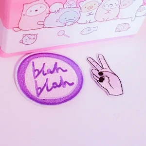 Patches - Söta patches som man kan iron on ♡ den runda är ungefär 7 cm i diameter och den andra 6cm hög💞 15 kr stycke eller båda för 30♡