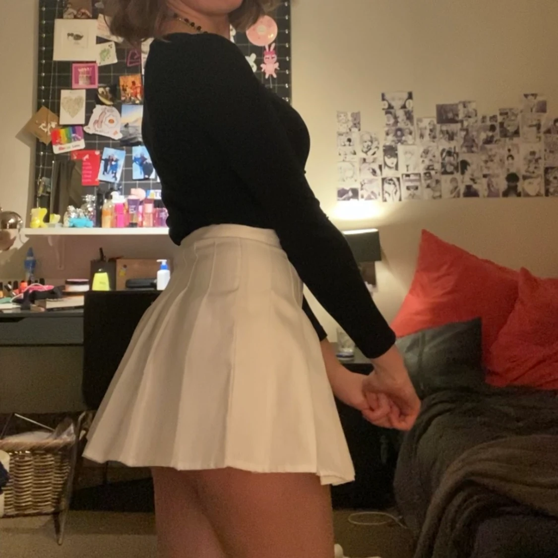 Vit tenniskjol eller miniskirt eller vecklad kjol. - 90