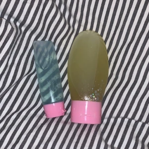 Ansiktsmask facewash  - Ansiktsmask (peel of) och facewash. Tvättat behållarna med tvål och handsprit.