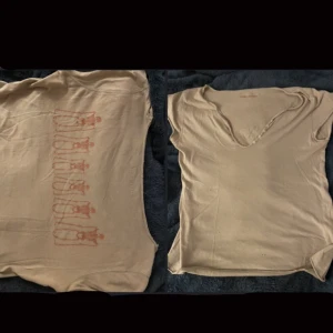 Zadig & Voltaire t-shirts  - Säljer mina två t-shirtar från Zadig & Voltarie! Ena t-shirten har coola dödskallar bak andra en liten fram. Använt många gånger så de är välanvända. Säljer pga jag tröttnat på de och de ej kommer till användning länge. Som det syns på bilderna är det små hål på vissa ställen. De hål som syns är de som finns. Vet ej storlekarna men passar mej som bär s/m, passar säkert på både större och mindre storlekar då t-shirtarna är töjbara. 125kr styck, köparen betalar frakt.