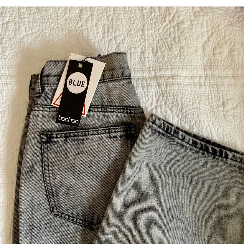 Köpte här på plick men säljer då det är för långa för mig (163) strl 36❤️. Jeans & Byxor.