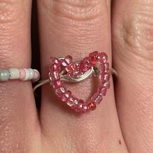 En rosa hemmagjord hjärtformad ring kan köra den i alla storlekar! Köparen står för frakten❤️