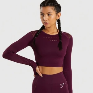 Crop top Gymshark  - Säljer denna jättefina crop top från Gymshark som är i helt felfritt oanvänt skick. Stl XS-S