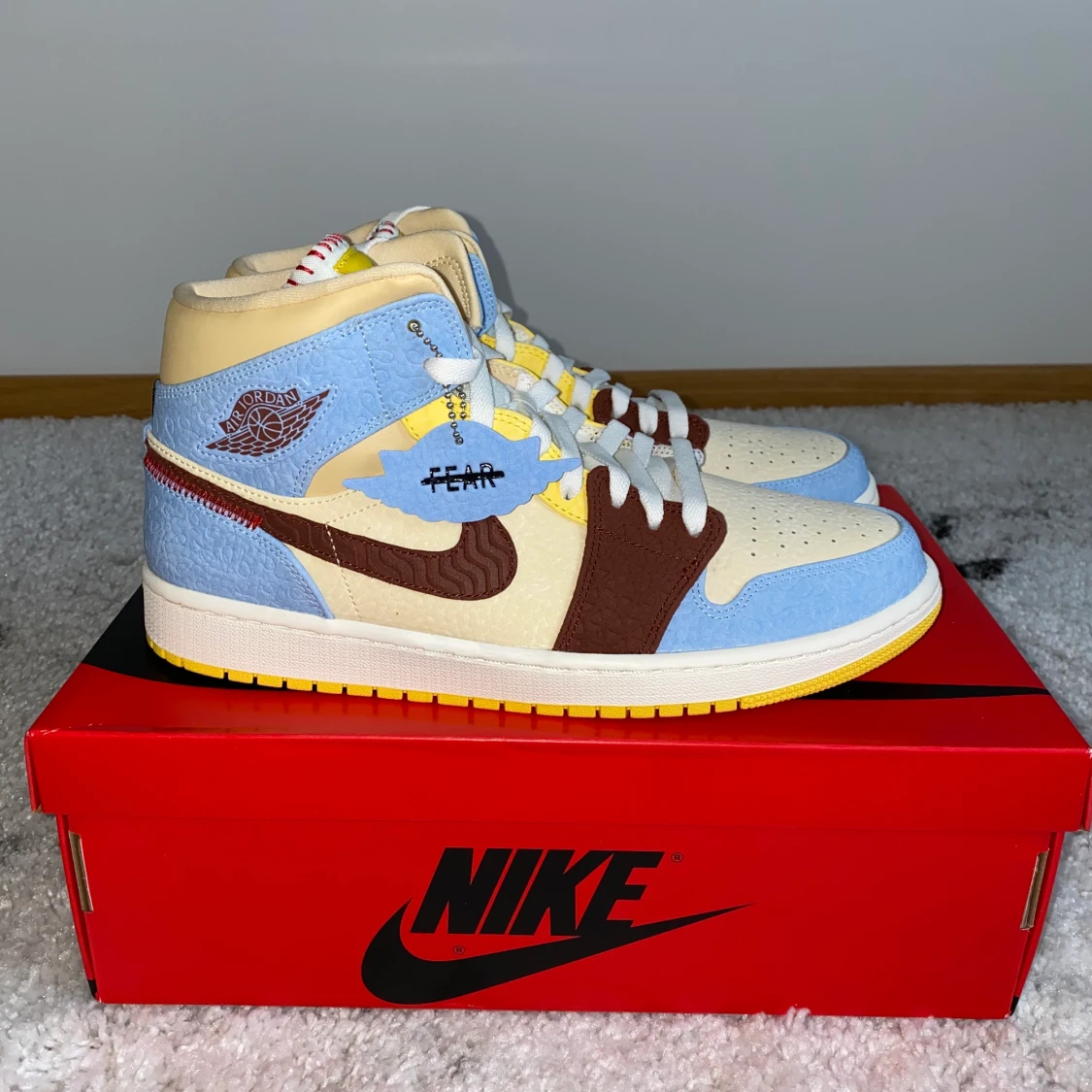 Jordan 1 Mid SE Fearless Maison Chateau Rouge